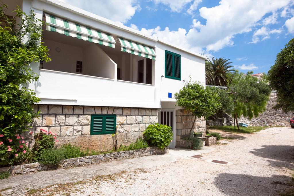 Apartments Smiljka Tucepi Exterior photo